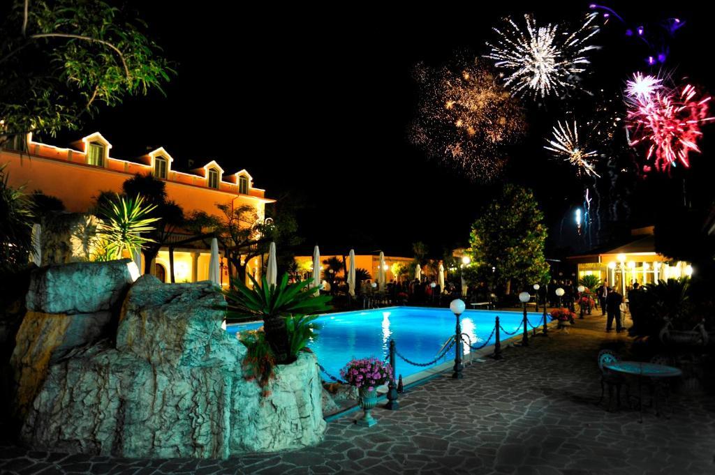 Resort Villa Antica Эболи Экстерьер фото